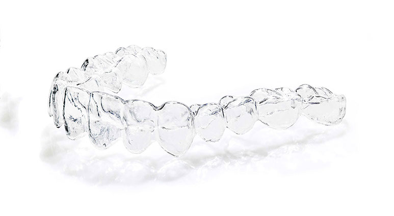 Zahnarztpraxis Dr. Isabel Selmair - München, Schwabing / Schienentherapie, Aligner Therapie