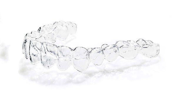 Zahnarztpraxis Dr. Isabel Selmair - München, Schwabing / Schienentherapie, Aligner Therapie