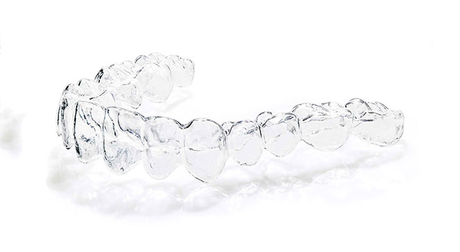 Zahnarztpraxis Dr. Isabel Selmair - München, Schwabing / Schienentherapie, Aligner Therapie